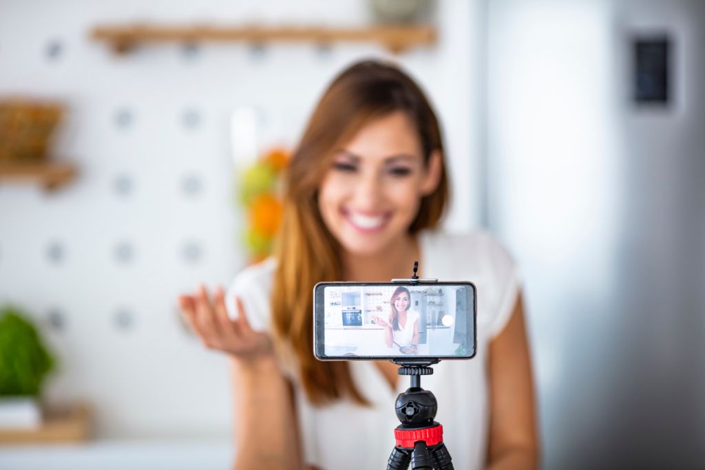 Licenza influencer e content creator a Dubai - come ottenerla