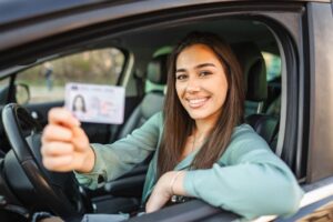 Patente italiana a Dubai - validità, conversione e guida per residenti