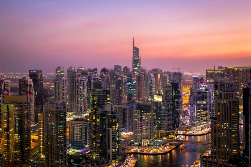 Risoluzione delle controversie commerciali a Dubai - strumenti e procedure
