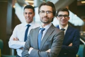 Obblighi per datori di lavoro a Dubai - la guida normativa aggiornata